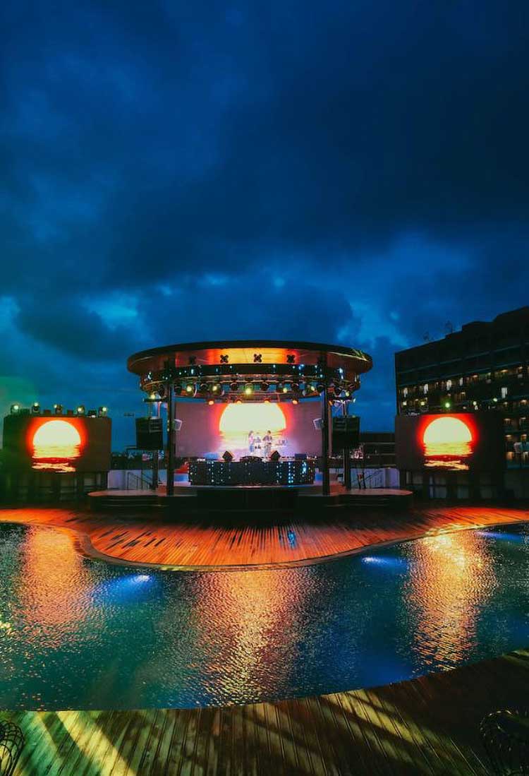 gallery Square – 1