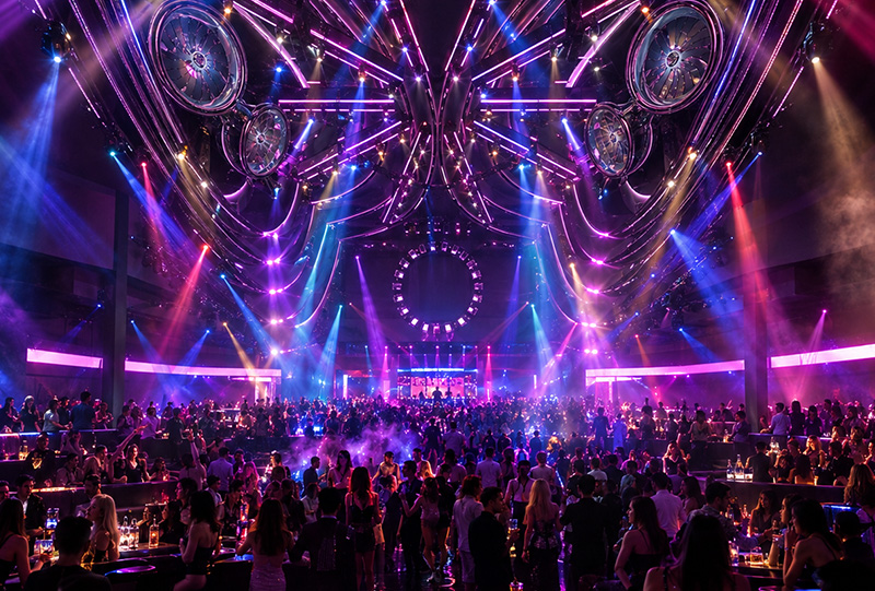 04-CLUB-LIVE